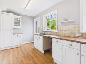 Kitchen- click for photo gallery